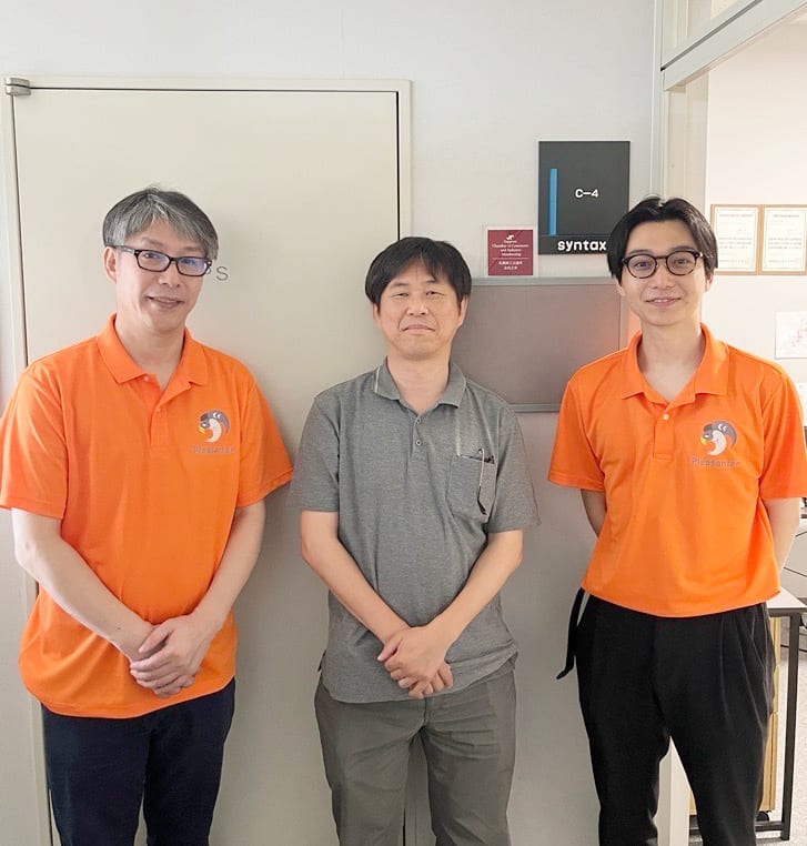 株式会社 syntax 様を訪問したときの集合写真